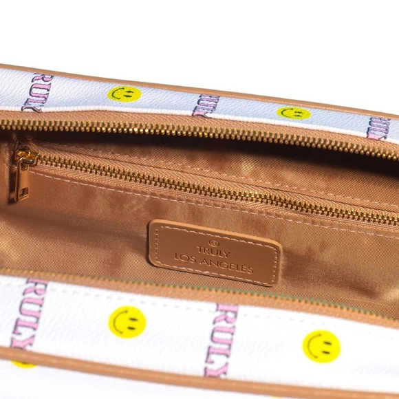 NWOT - Truly Smiley Face Signature Vanity Case Bag